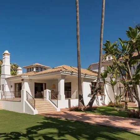 Lvone, In Verdiales, Golden Mile Villa