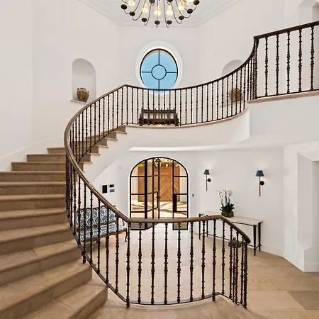 Lvone, In Verdiales, Golden Mile Villa *