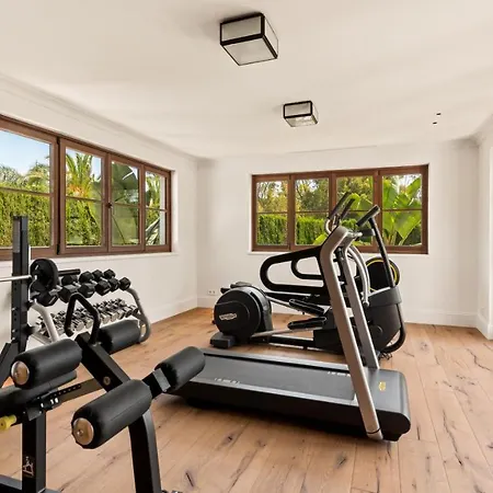 Lvone, In Verdiales, Golden Mile Villa *