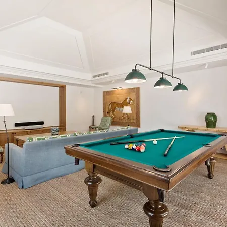 Villa Lvone, In Verdiales, Golden Mile