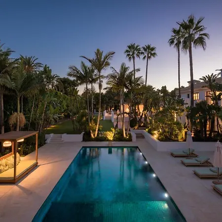Lvone, In Verdiales, Golden Mile Villa