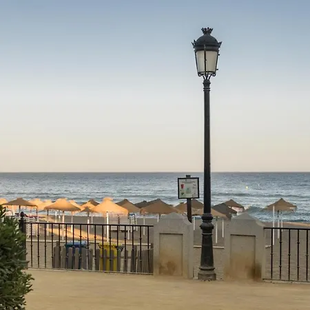 Lvone, In Verdiales, Golden Mile Βίλα