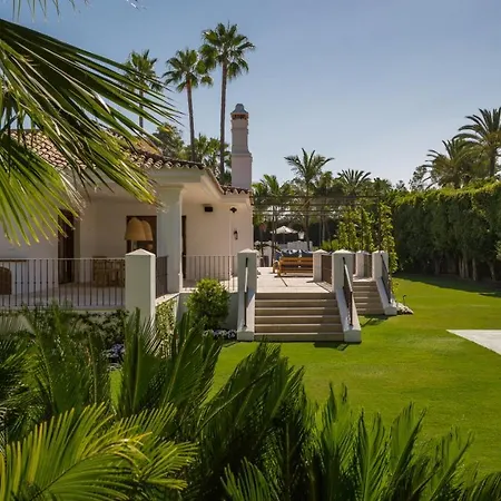 Lvone, In Verdiales, Golden Mile Villa