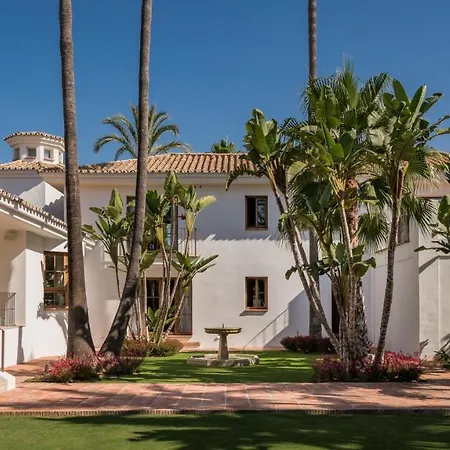 Villa Lvone, In Verdiales, Golden Mile